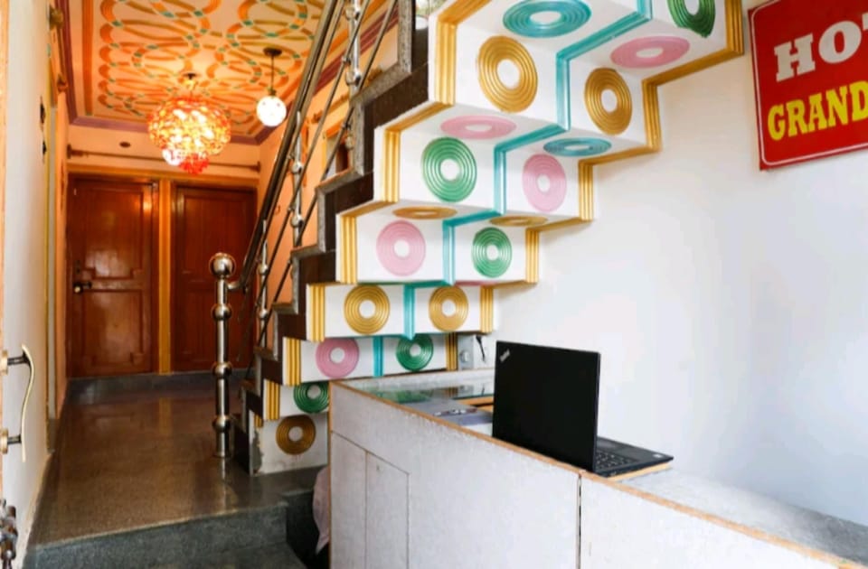 Goroomgo Rooma Holidays In Heaven Srinagar Hotel in India