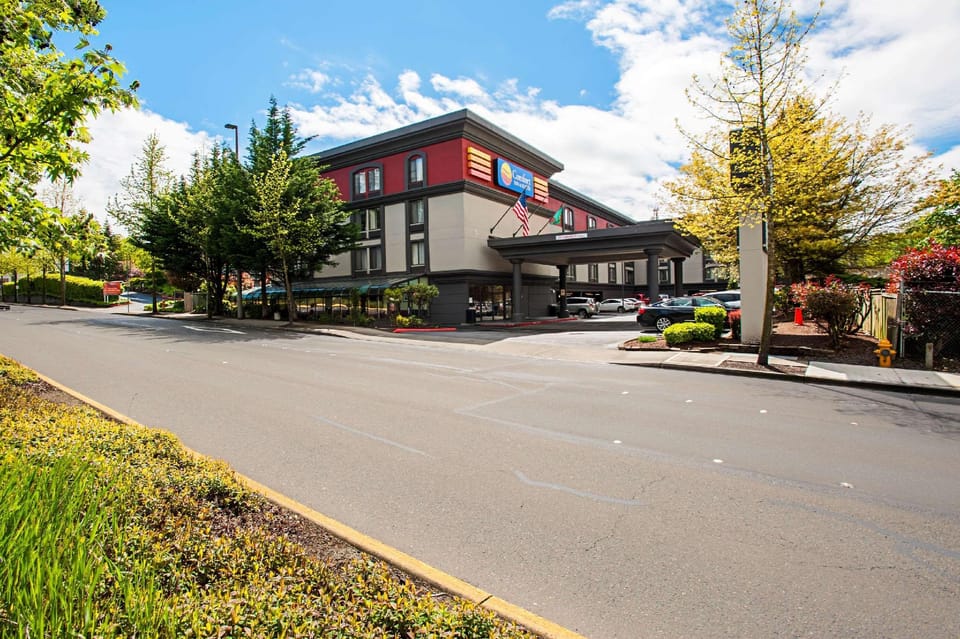 Comfort Inn & Suites Sea-Tac Airport Hotel in Des Moines
