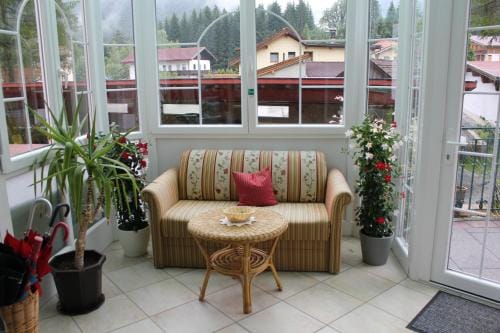 Hotel Garni Waldhof - Wohlfuhlen am Lech Hotel in Tyrol