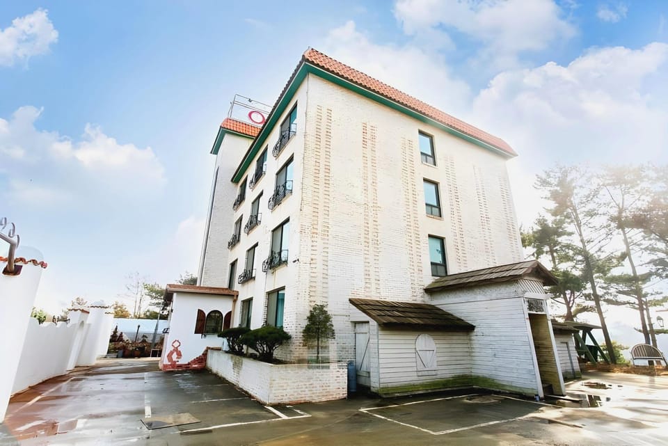 Anmyeongdo Oshu Motel in South Korea