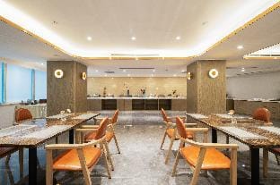 Rezen Galaxy E-Sports Hotel Shenzhen Dongmen Laojie Metro Station Hotel in Hong Kong