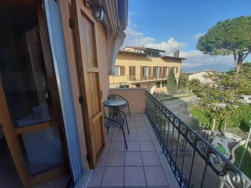 Camera privata in villa con ingresso indipendente e grande giardino Hotel in Perugia