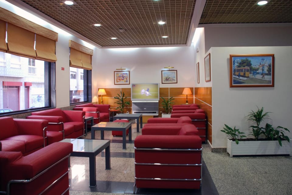 Shared lounge/TV area