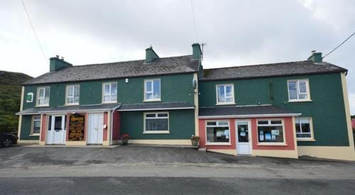 ANNORA Bar & Accommodation Hotel in County Donegal