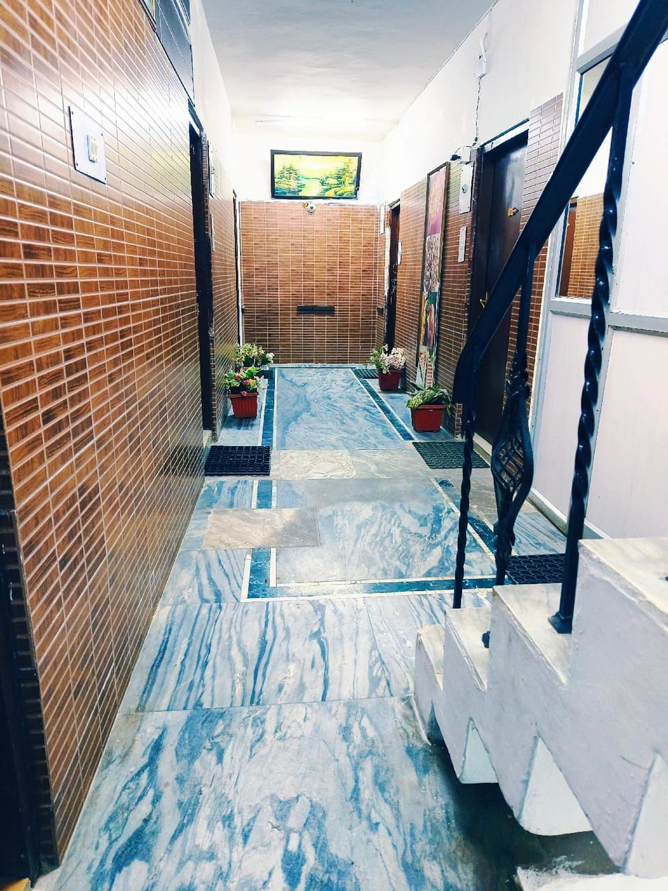 HOTEL HOLIDAY PLAZA DALHOUSIE Hotel in Himachal Pradesh