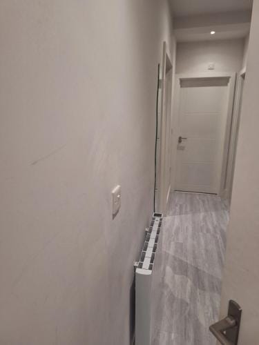 Deluxe Single room only for one adult Hotel in Hayes