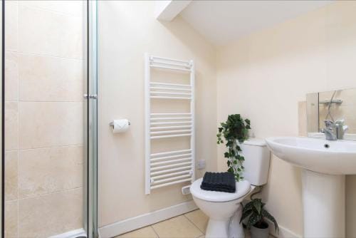 cheerful double en-suite room with free wifi Hostel in Derby