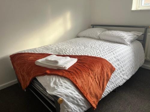 The Coral Guest House 1 Mile from Winchester Market Hotel in Winchester