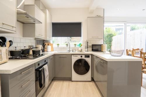 Sheldon House 3 BED Cosy Home nr JLR & NEC Hotel in Solihull