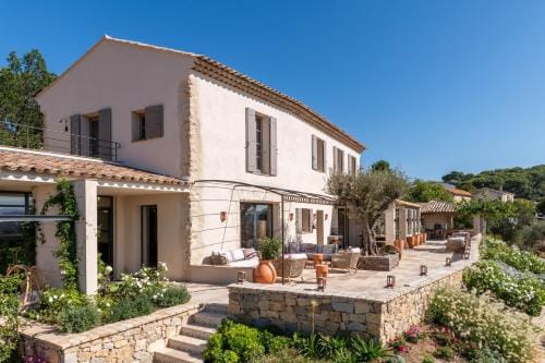 LA BASTIDE DES CULS-ROUSSET Hotel in Marseille