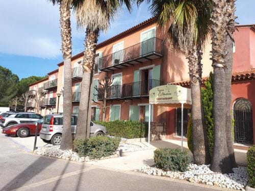 Studio Hotel in Mouans-Sartoux