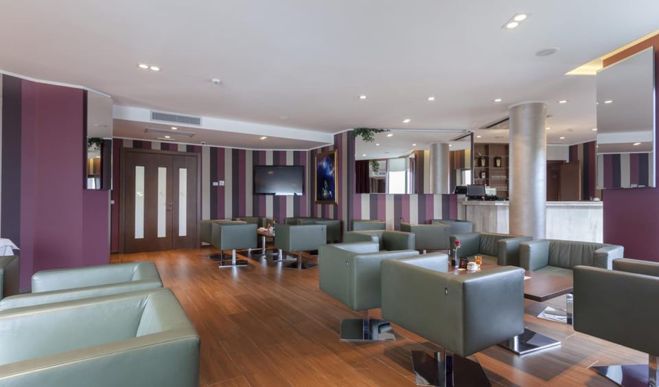 Bar/lounge