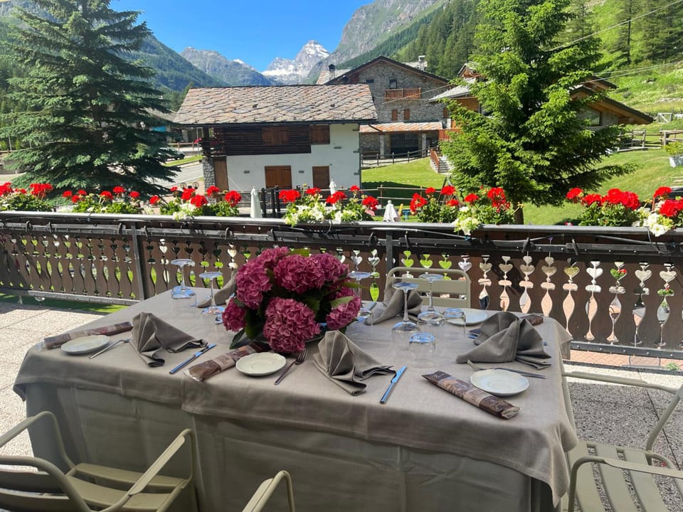 Hotel Granta Parey Hotel in Aosta Valley, Italy