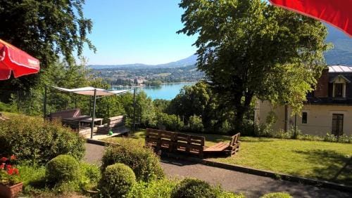 Auberge de Jeunesse HI Annecy Hotel in Sévrier