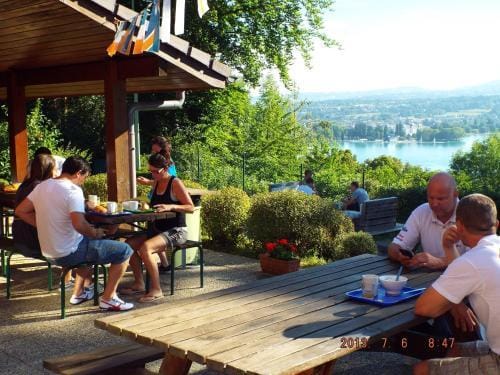 Auberge de Jeunesse HI Annecy Hotel in Sévrier