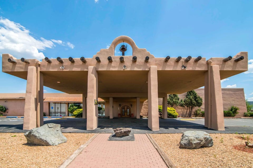 Quality Inn Taos Hotel in Ranchos De Taos