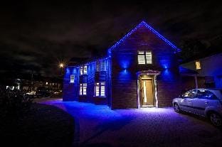Goldbeaters House Hotel in Edgware