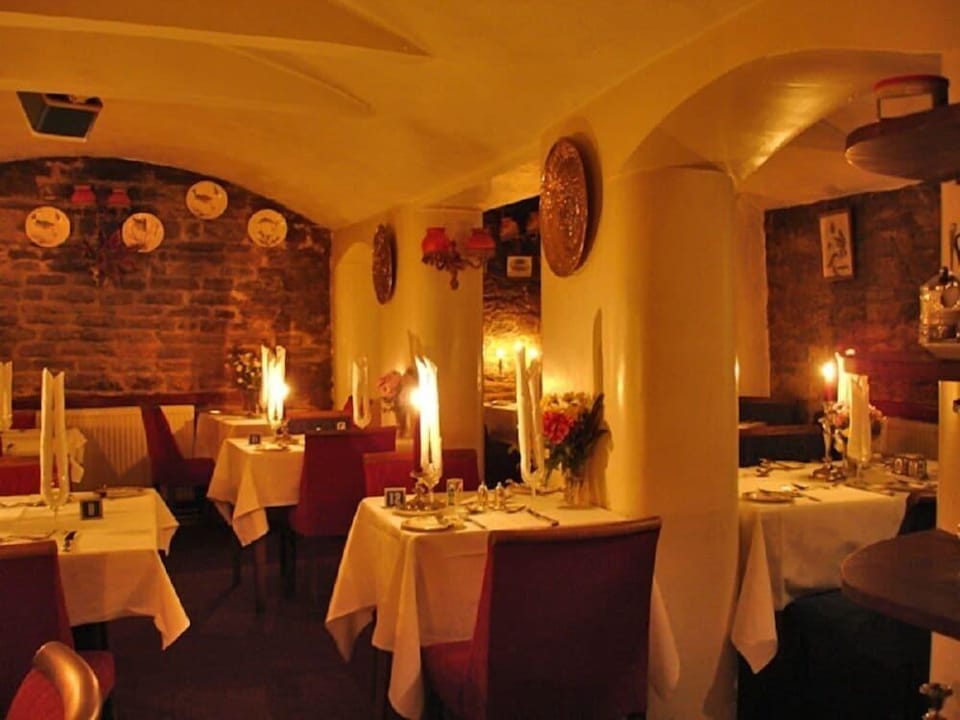 Candlesticks Hotel in South Kesteven District