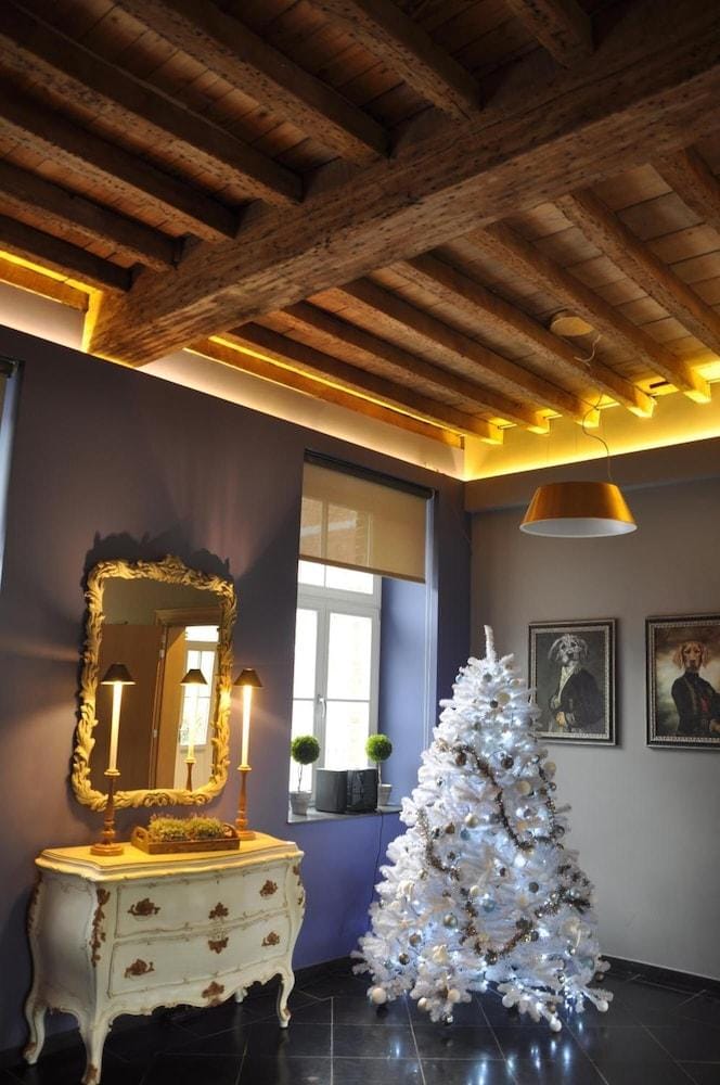 Le Manoir du Capitaine Hotel in Belgium