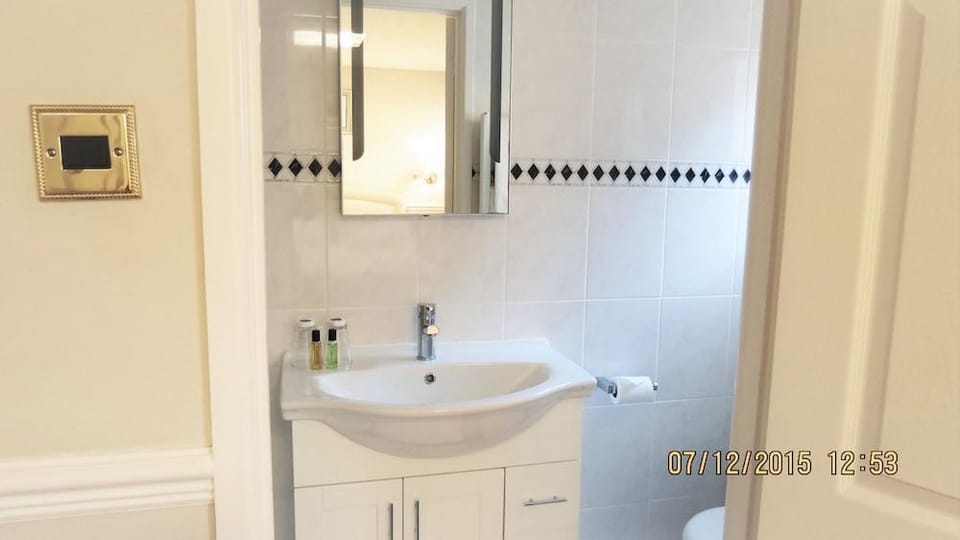 Hunters Lodge Hotel in Southampton