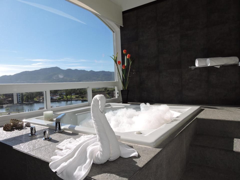 Hot tub