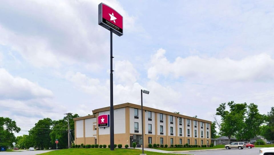 Executive Inn & Suites Hotel in Goodlettsville