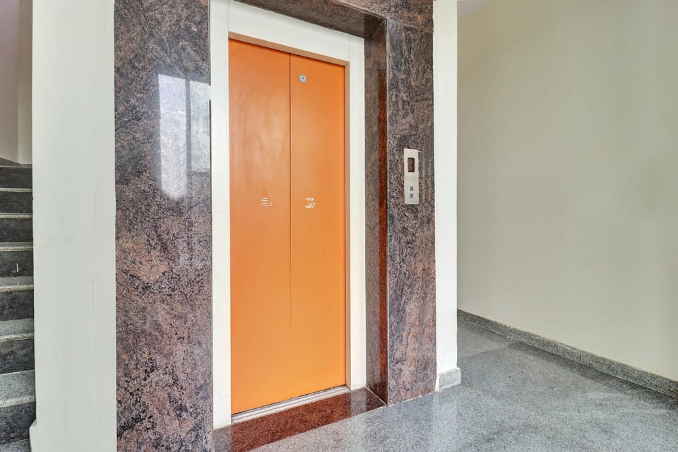OYO S V ROOMS Hotel in Mysuru