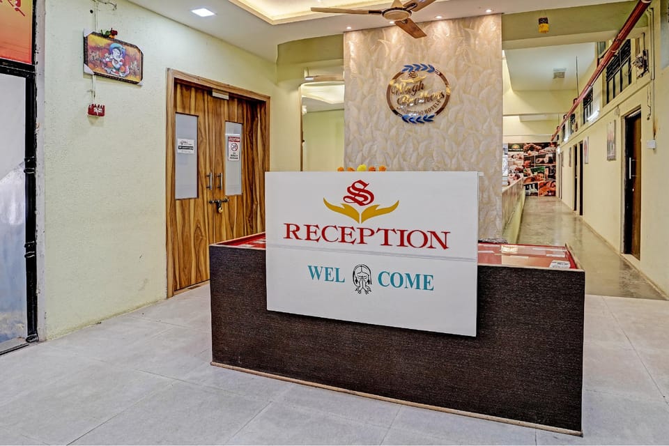 OYO Hotel Om Sai Lodging Hotel in Maharashtra
