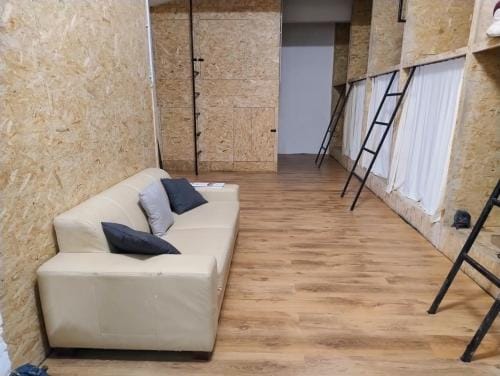 BUDGET Apt Dresden Trainstation - Fox Box Hotel in Dresden