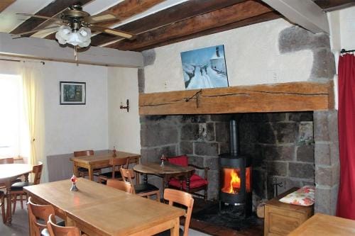 Auberge Hotel de Tournemire - Cantal Hotel in Auvergne-Rhône-Alpes