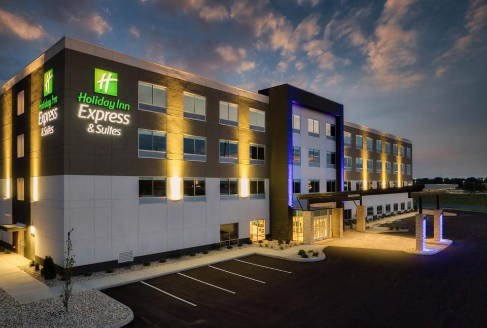Holiday Inn Express And Suites Lima By IHG Hotel in Ohio