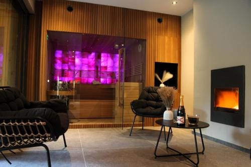 Dionbulles & Dionlodge Guesthouse, Private Wellness pool in option Hotel in Flanders