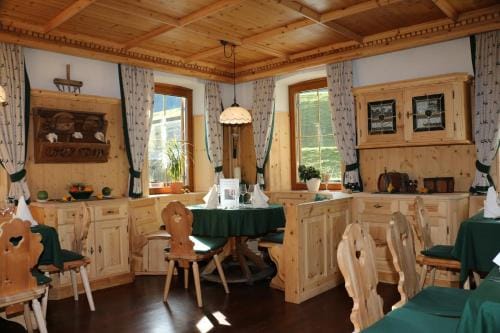 Gasthaus Marie Inn in Tyrol