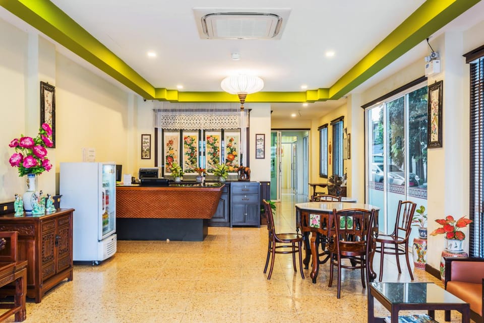 Le Hua Hotel Hotel in Wichit