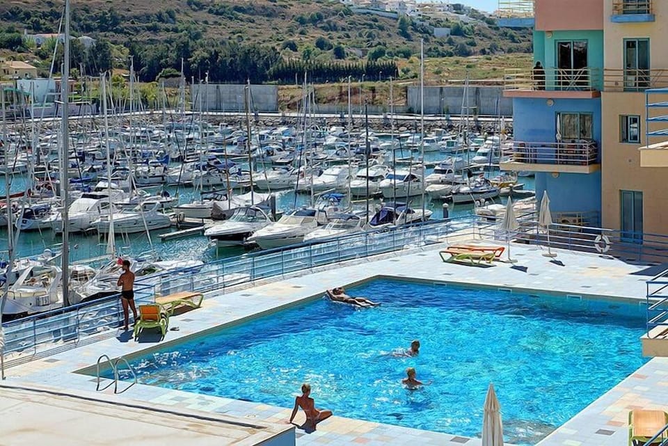Marina Sand Residence Apartment Hotel in Guia