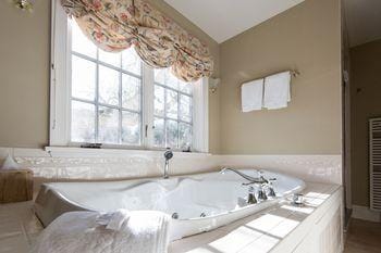 Four Columns Inn Hotel in Vermont