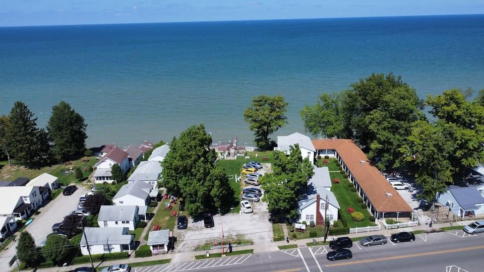 Uncle Toms Cottages Hotel in Geneva-on-the-Lake