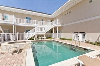 Los Cabos III Condominiums Hotel in South Padre Island