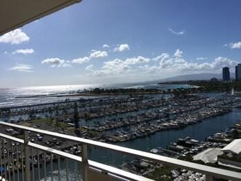 Ilikai by Luana Hawaii Vacation Rentals Hotel in Honolulu