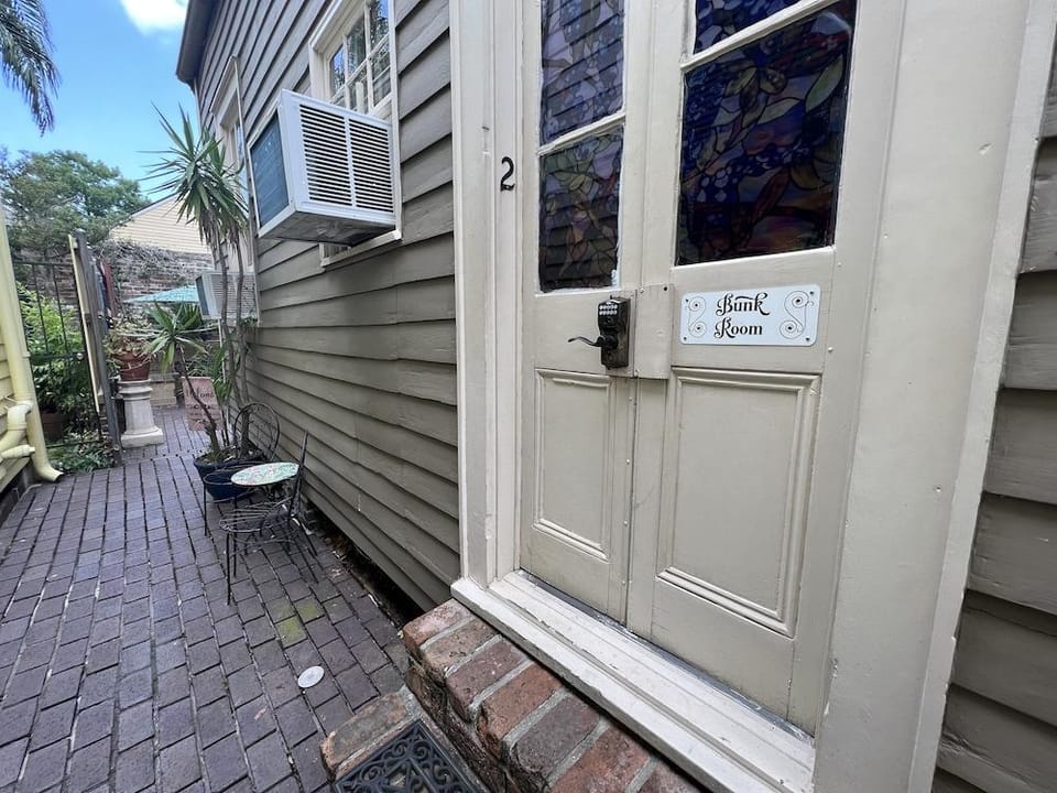 Royal Barracks Guest House Hotel in Faubourg Marigny