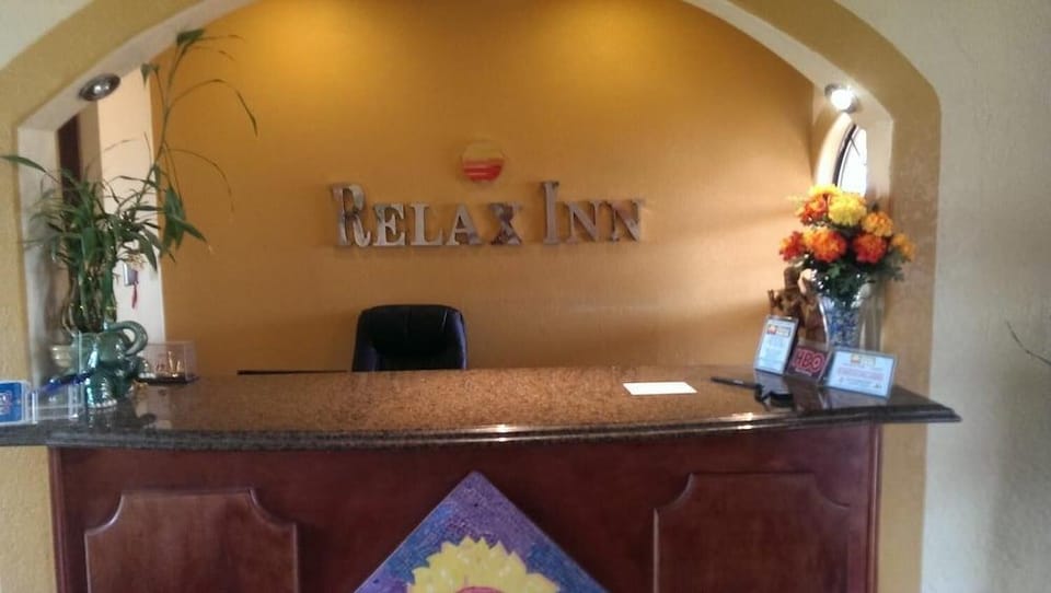 Relax Inn Dilley Hotel in Rio Grande