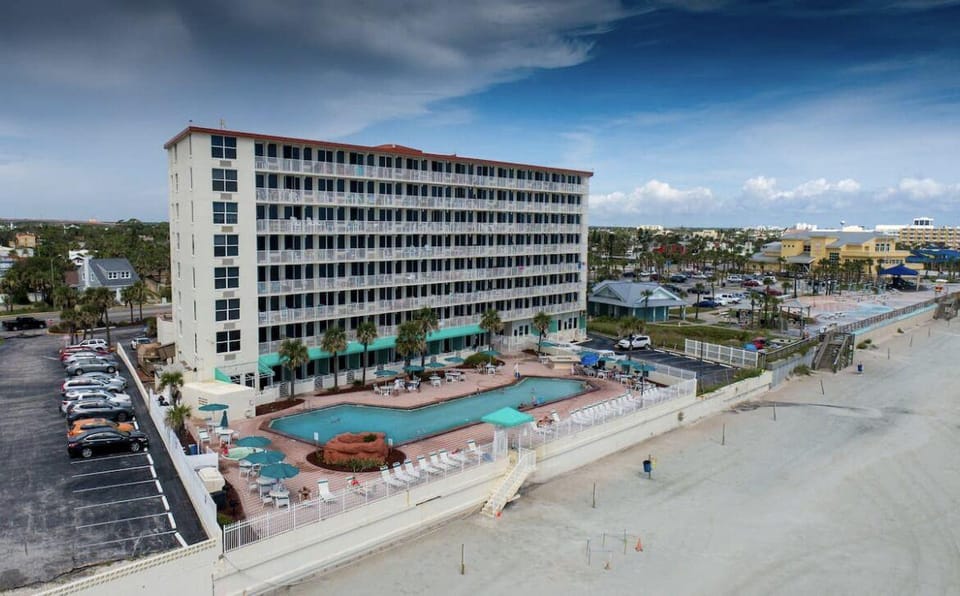Beautiful Beachfront Resort Condo Hotel in Florida