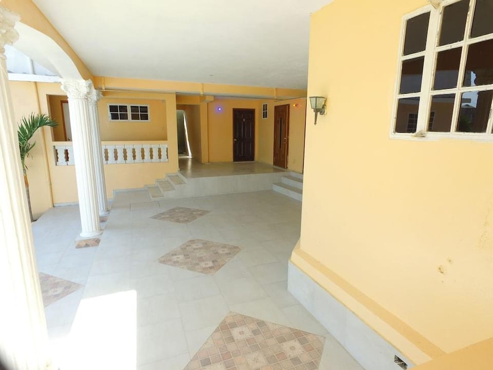 Best Time Hotel Hotel in Port-au-Prince