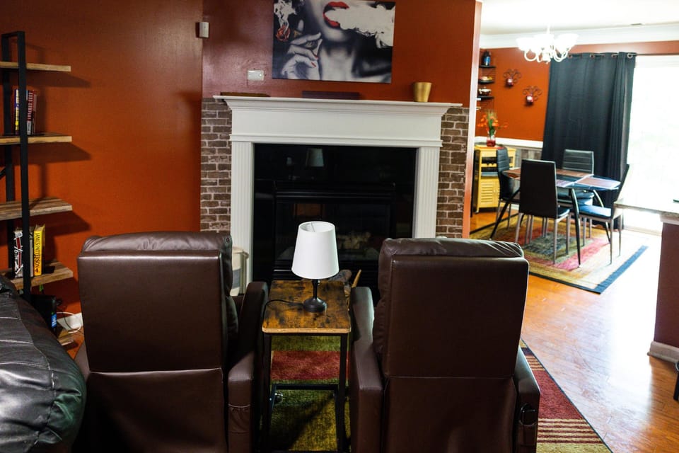Amazin Lrg 3 Bed House w/ King Bed Hotel in Atlanta
