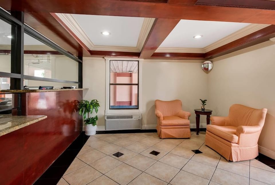Rodeway Inn & Suites East Hotel in Viavant-Venetian Isles