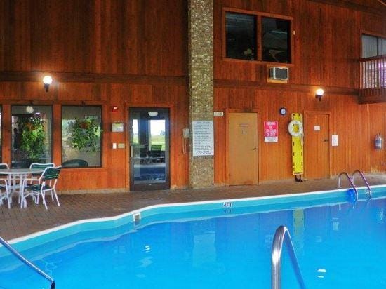 Royalton Inn & Suites Upper Sandusky Hotel in Ohio