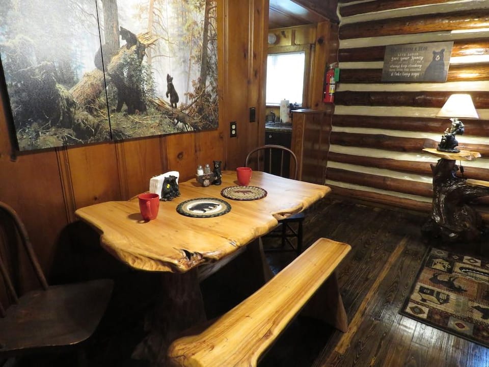 Tall Pines Inn Hotel in Eureka Springs
