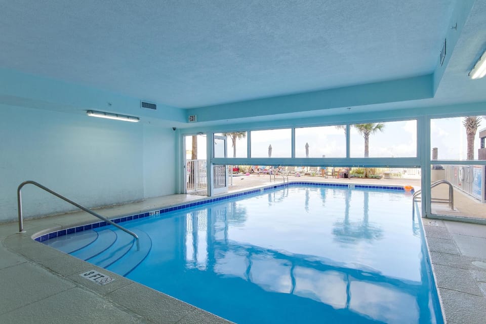 Ocean Villa Resort by Book That Condo Hotel in Long Beach