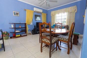 New Kingston Apt at Wellington Cove Hotel in Kingston
