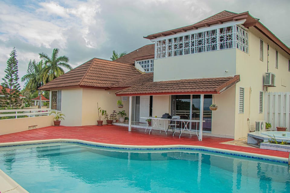 The Whytehouse Villa Hotel in Montego Bay